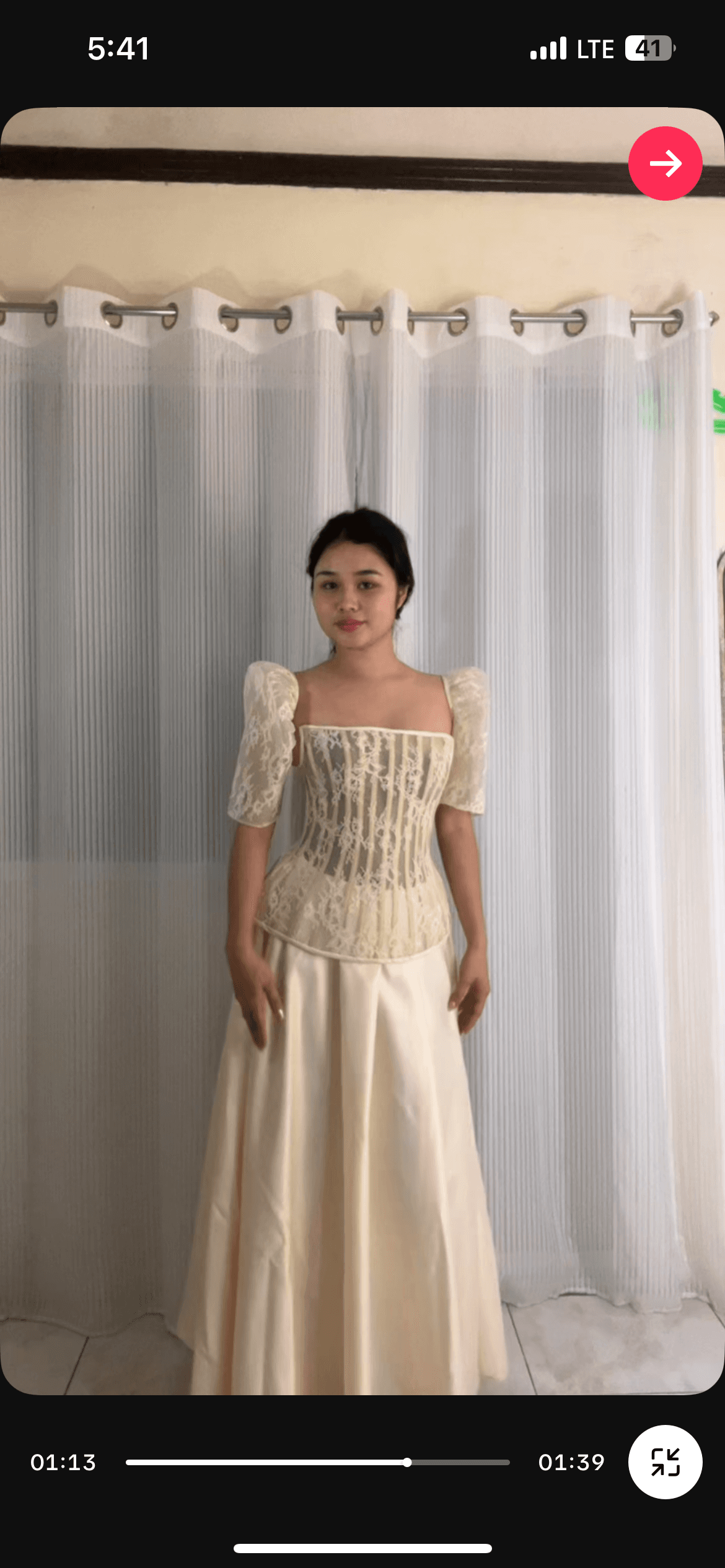 A renter in the leonor piece by Arquila